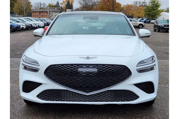 $28975 : 2023 Genesis G70 3.3T Standard image 7