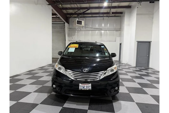 $19549 : Sienna 2017 image 3