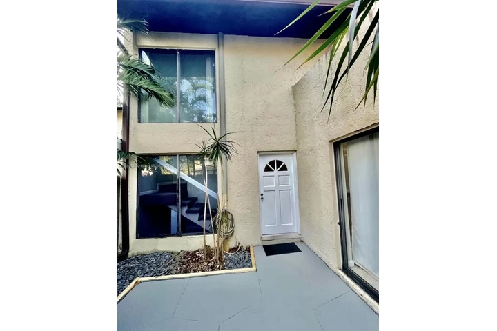 $1000 : Room for Rent image 1
