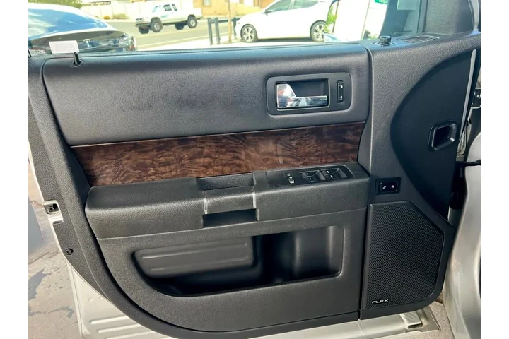 $14950 : 2019 Flex Limited FWD image 10