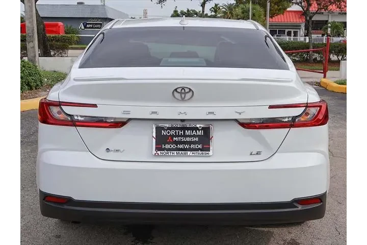 $24990 : Toyota Camry 2025 SE 4dr Sed image 10