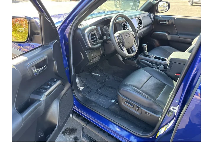 $37989 : Gold Certified2022 Tacoma TRD image 2
