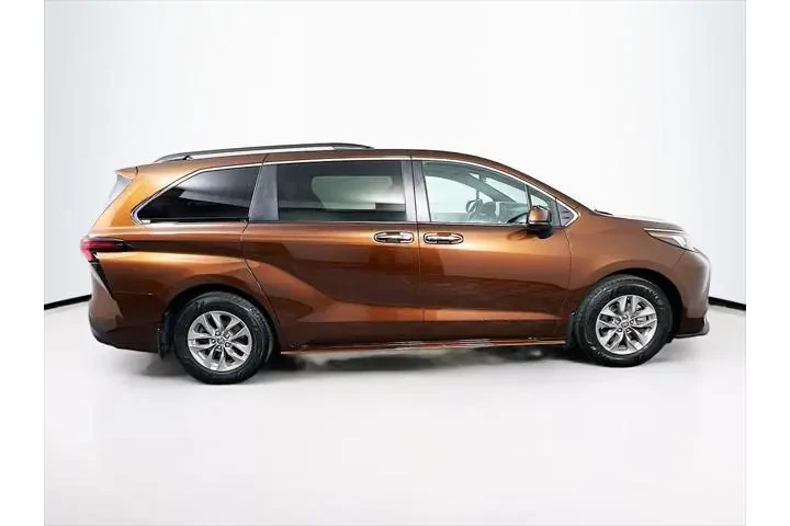 $37990 : Toyota Sienna 2022 AWD XLE 7 image 7