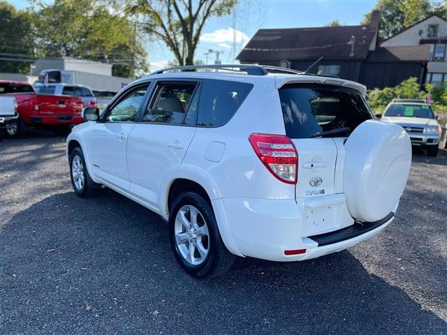 $10900 : 2011 TOYOTA RAV42011 TOYOTA R image 5