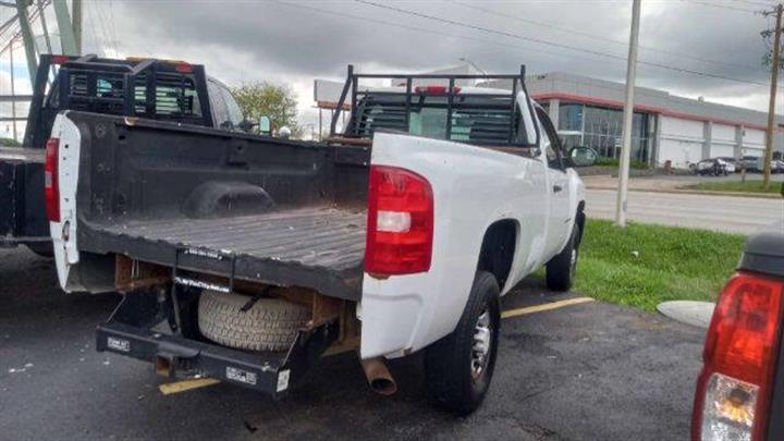 $8990 : 2008 Silverado 2500HD Work Tr image 3