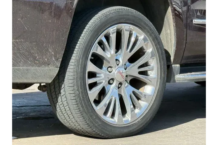 $16900 : GMC Yukon XL 2017 4x2 SLT 4d image 10