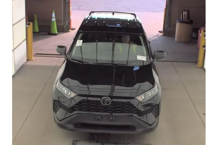 $22429 : Toyota RAV4 2021 AWD LE 4dr image 3