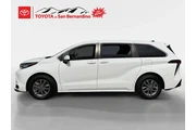 $39999 : Toyota Sienna 2023 LE 8-Pass thumbnail