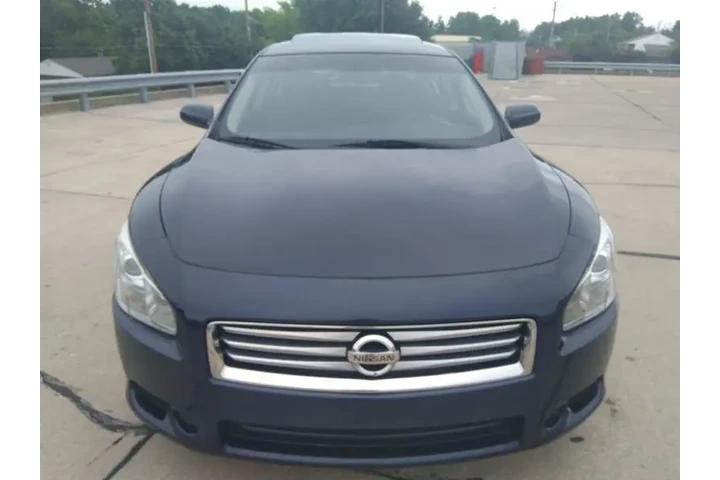 $5500 : 2014 Maxima 3.5 S image 9