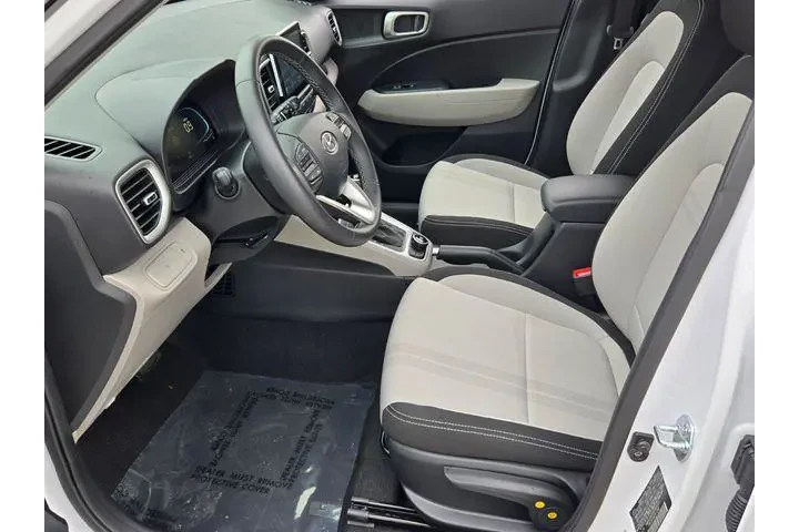 $23414 : Hyundai VENUE 2025 SEL 4dr C image 6