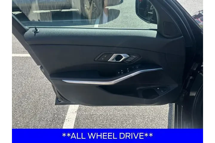 $29998 : BMW 3 Series 2024 AWD 330e x image 10