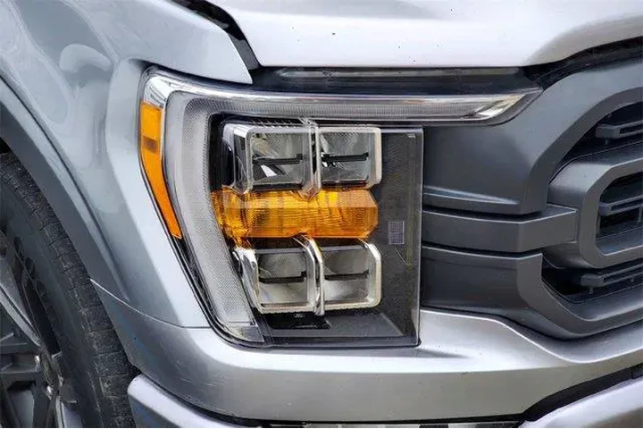 $30607 : Ford F-150 2023 4x2 XL 4dr S image 2