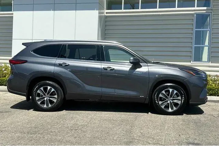 $34975 : Toyota Highlander Hybrid 202 image 3