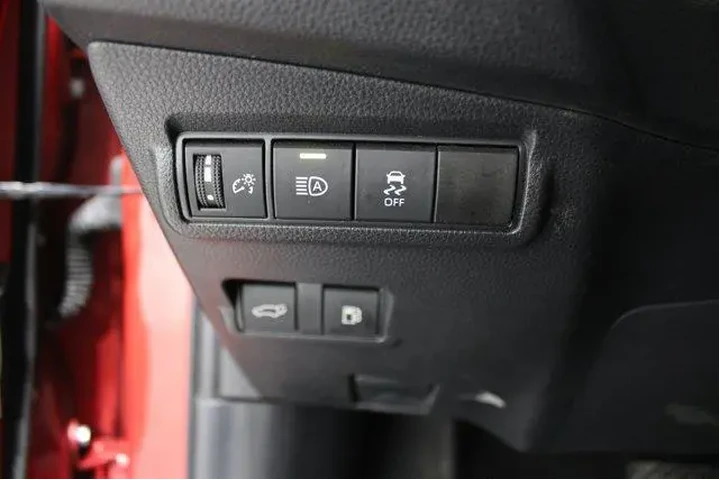 $35955 : Toyota Corolla Cross Hybrid image 8