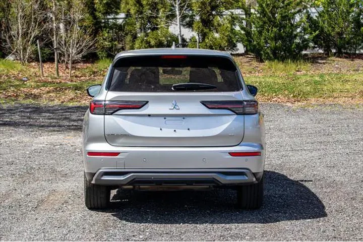 $22895 : Mitsubishi Outlander 2025 SE image 7