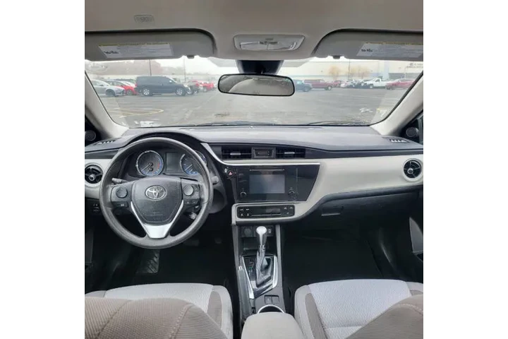 $8999 : 2019 Corolla LE image 8