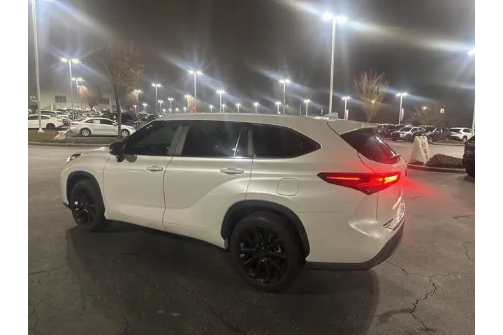 $36887 : Toyota Highlander 2023 XLE 4 image 5