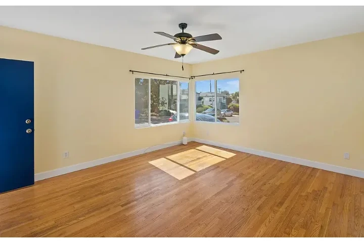 $2000 : 2 BEDROOM HOME IN LOS ANGELES image 4