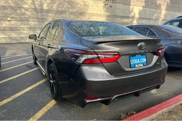 $27995 : Toyota Camry 2024 SE Nightsh image 6