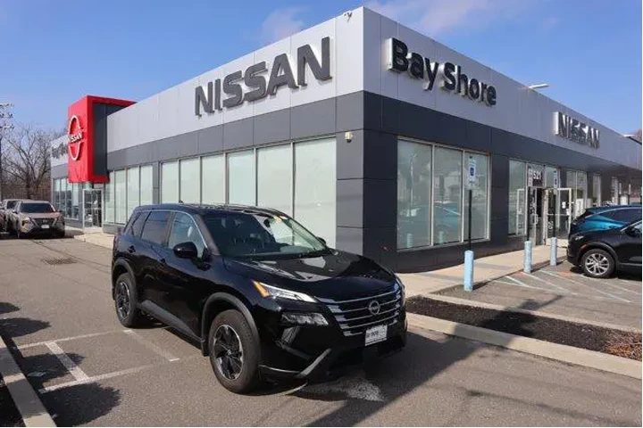 $23762 : Nissan Rogue 2025 AWD SV 4dr image 1