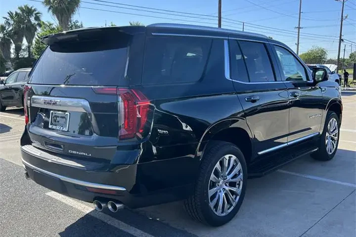 $89865 : 2024 GMC Yukon Denali image 5