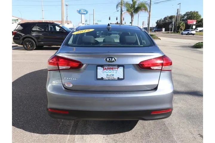 $8230 : Kia Forte 2018 LX 4dr Sedan image 9