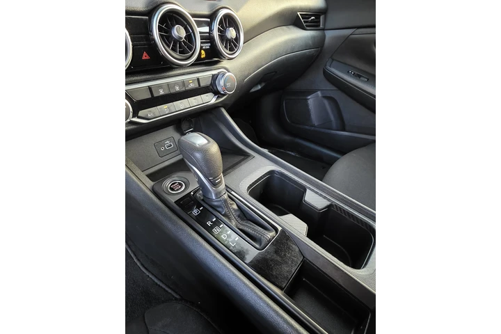 $12900 : Nissan Sentra S image 4