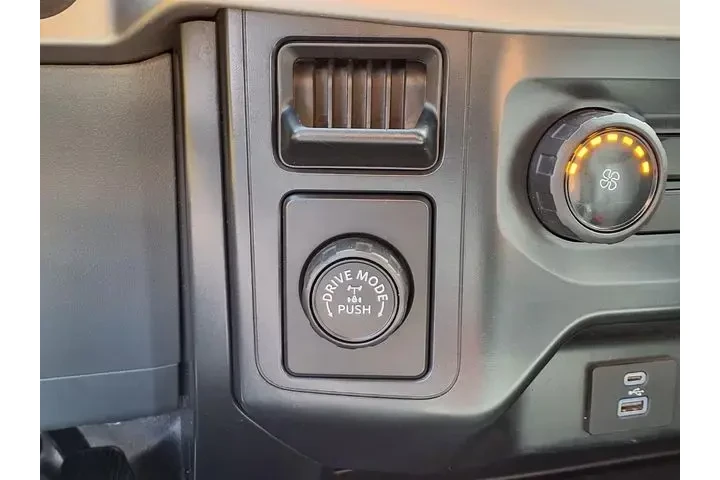 $32777 : Ford F-150 2021 4x2 XL 4dr S image 8