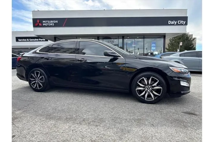 $17498 : Chevrolet Malibu 2022 RS 4dr image 2