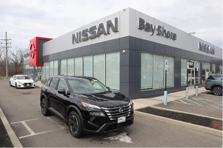 $23186 : Nissan Rogue 2025 AWD SV 4dr image 1