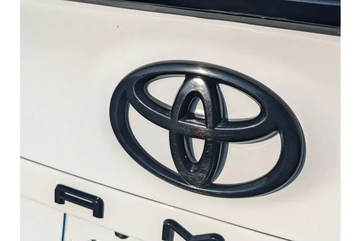 $27491 : Toyota Camry 2023 SE 4dr Sed image 7