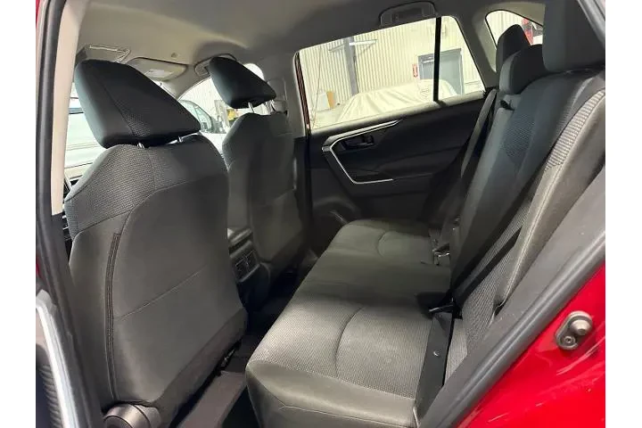 $30500 : Toyota RAV4 2023 AWD LE 4dr image 6