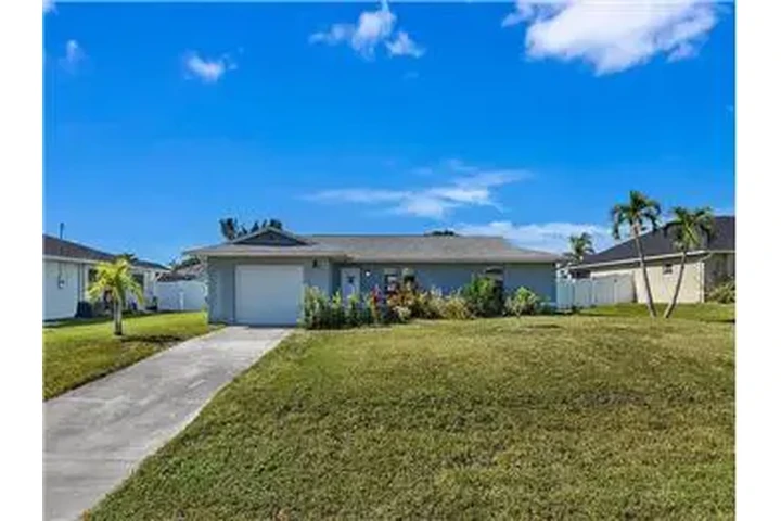 $1000 : Rental property with 2 bedro image 1