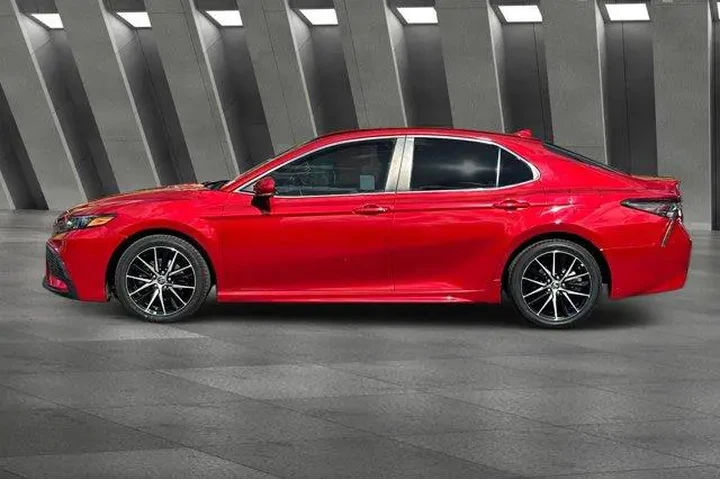 $24900 : Toyota Camry 2022 SE 4dr Sed image 8