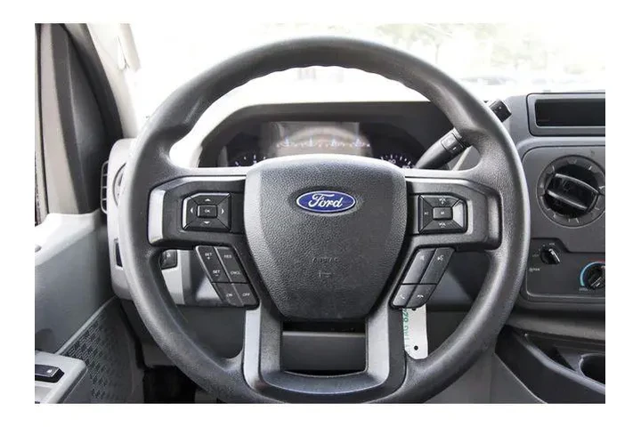 $19995 : Ford E-Series 2022 E-350 SD image 9