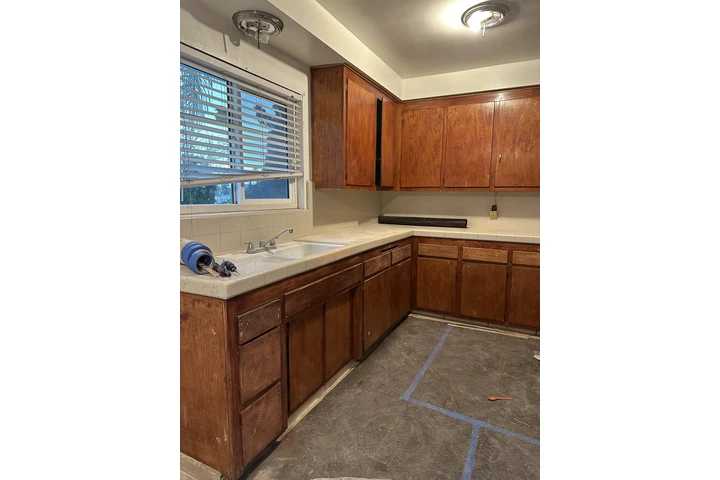 Pintor de gabinetes y carpinte image 6