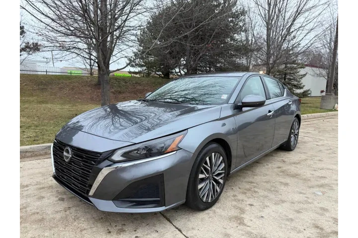 $15997 : 2023 Altima 2.5 SV image 4