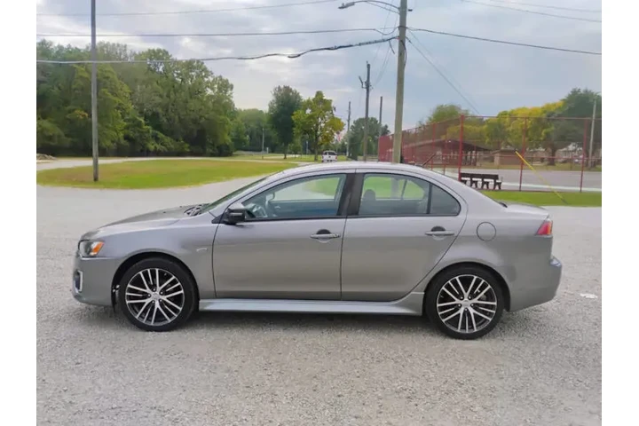 $8997 : 2017 Lancer ES image 8