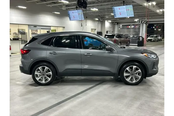 $33949 : Ford Escape 2025 AWD Platinu image 9