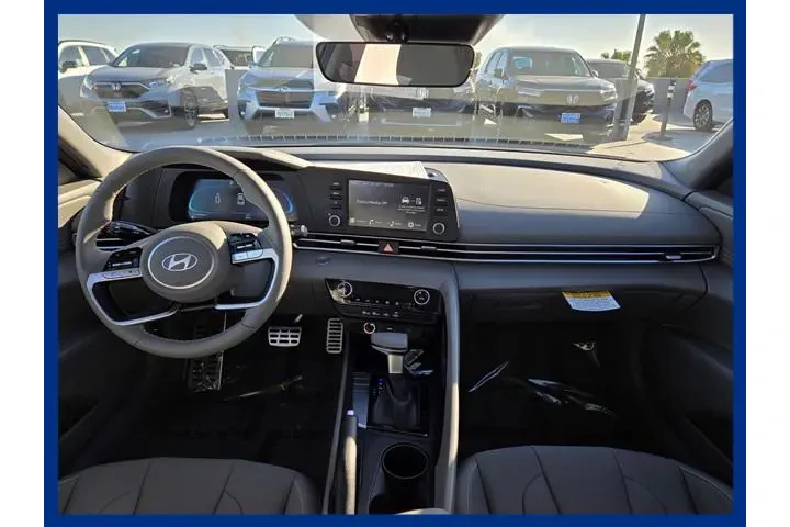 $25035 : Hyundai ELANTRA 2025 SEL Spo image 5