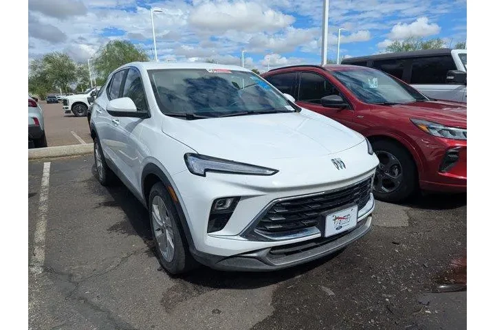 Buick Encore GX 2025 Preferr image 3