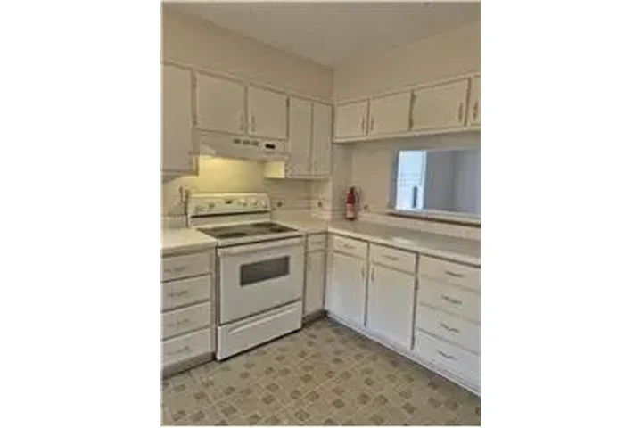 $1000 : Rental property with 2 bedro image 3