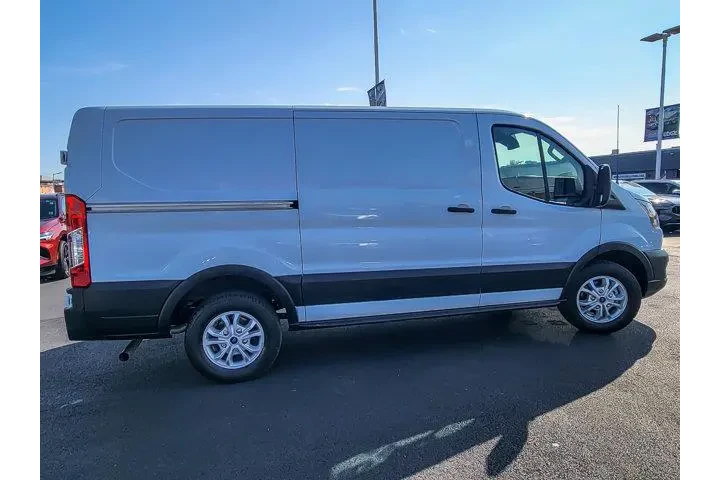 $39885 : Ford Transit 2023 150 3dr SW image 9