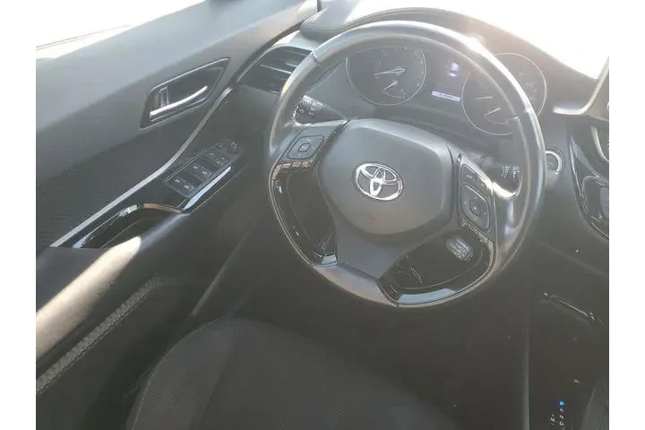 $17596 : Toyota C-HR 2019 LE 4dr Cros image 10