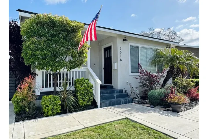 $1600 : HOUSE RENT IN Inglewood CA image 1