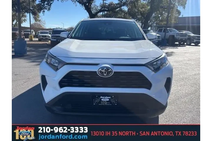 $24950 : Toyota RAV4 2022 AWD LE 4dr image 2