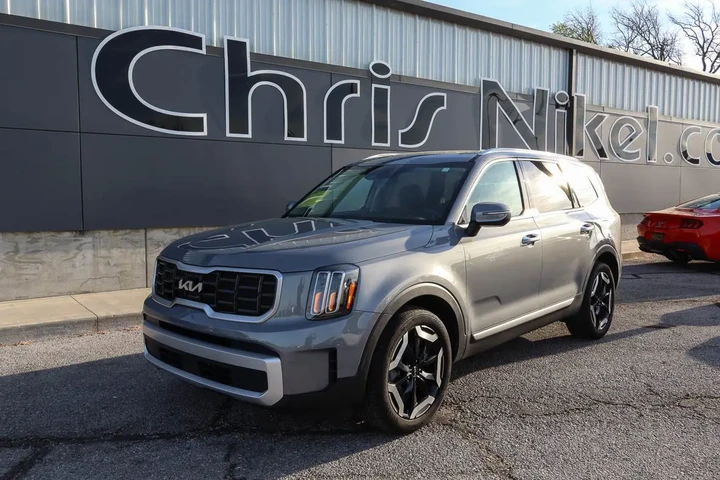 $35988 : 2025 Telluride S FWD image 1