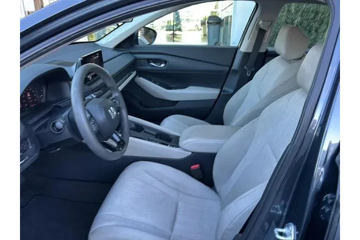$24950 : Honda Accord 2024 LX 4dr Sed image 8