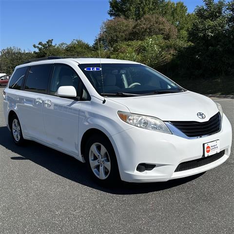 $14888 : PRE-OWNED 2014 TOYOTA SIENNA image 7