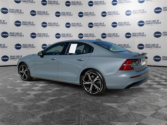 $44396 : PRE-OWNED 2024 VOLVO S60 B5 P image 3